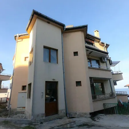 In Lazur 2 Sozopol